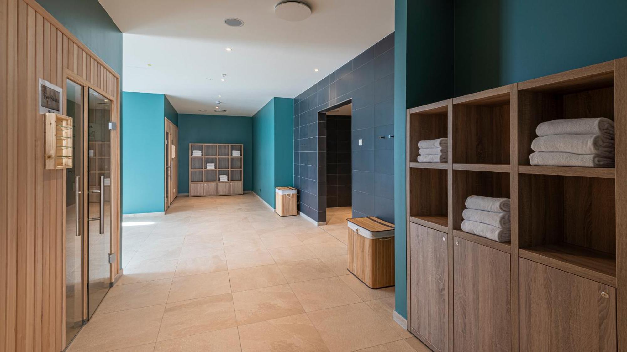 - Centre Hotel 4*